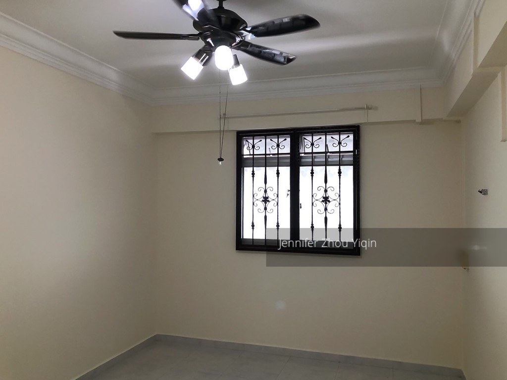 Blk 102 Jurong East Street 13 (Jurong East), HDB 3 Rooms #220053941